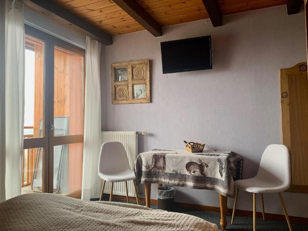 Hotels Les Catrems & Le Montagnou 奥西耶尔 外观 照片