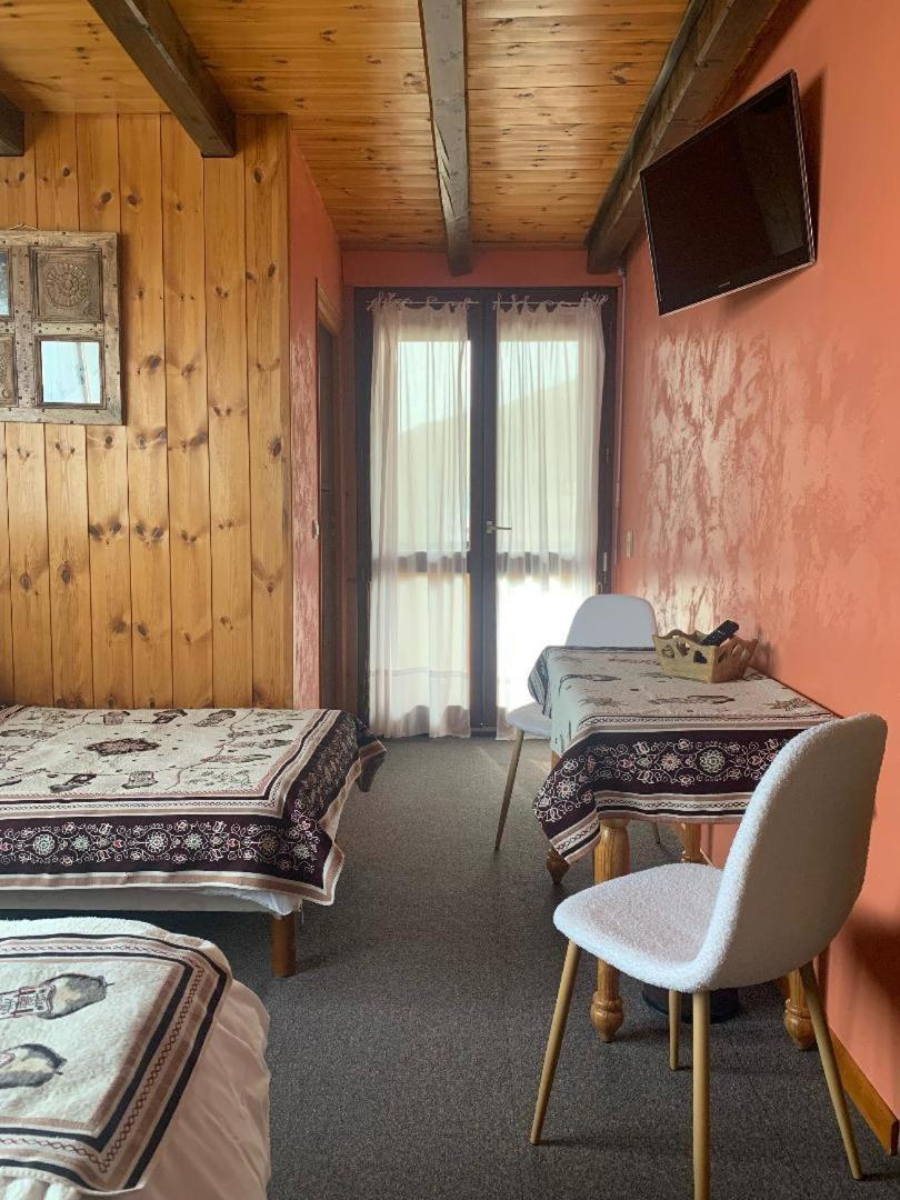 Hotels Les Catrems & Le Montagnou 奥西耶尔 外观 照片
