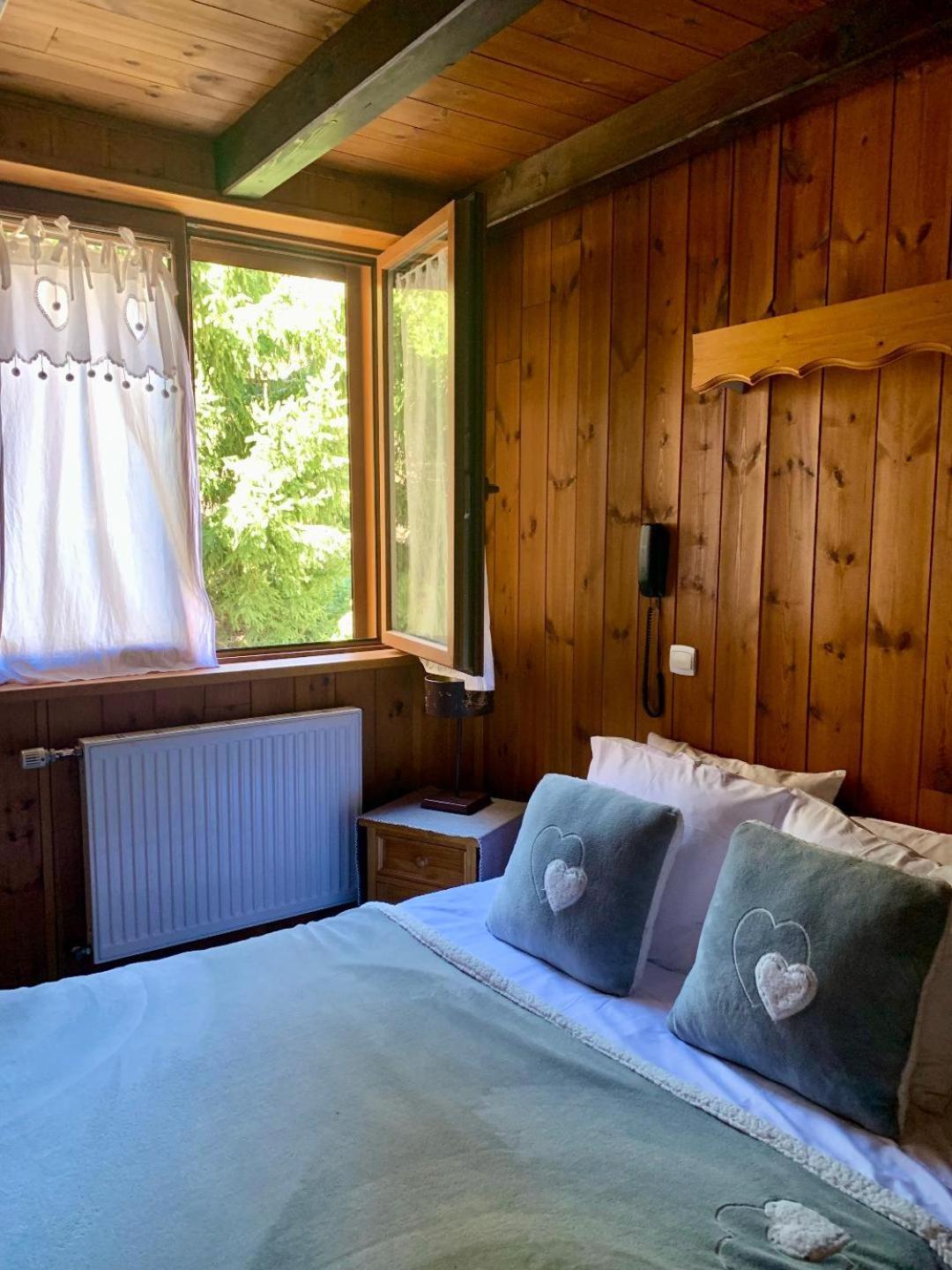 Hotels Les Catrems & Le Montagnou 奥西耶尔 外观 照片
