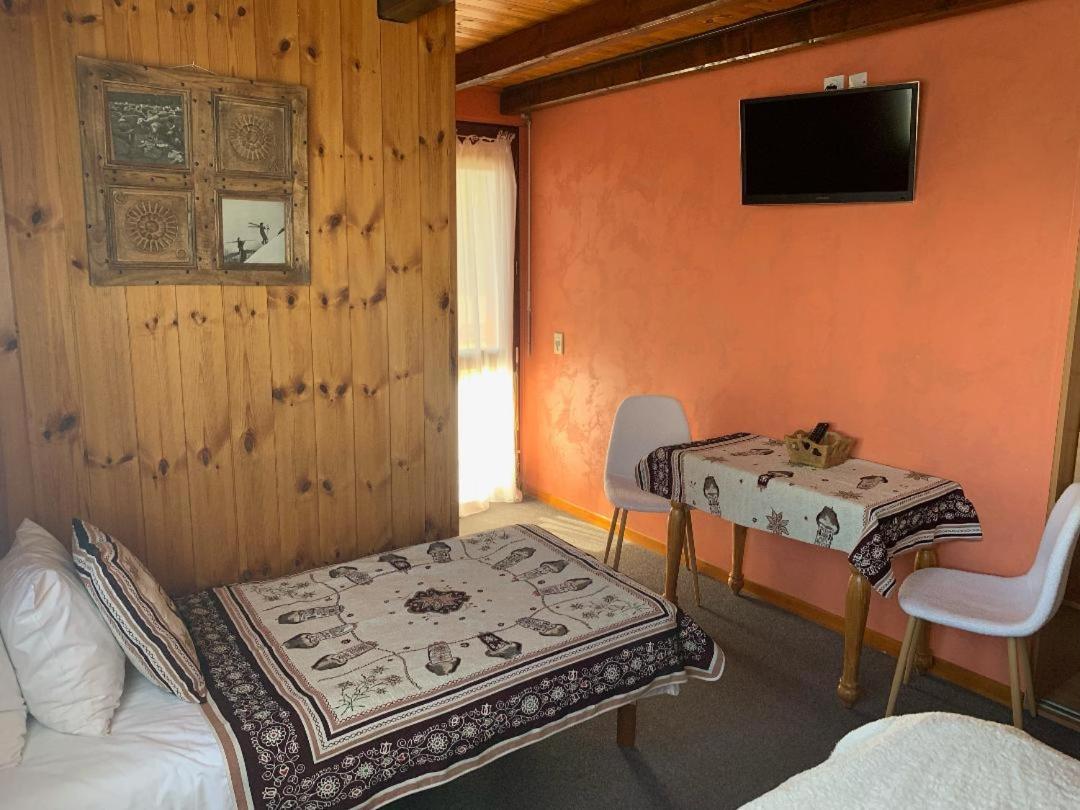 Hotels Les Catrems & Le Montagnou 奥西耶尔 外观 照片