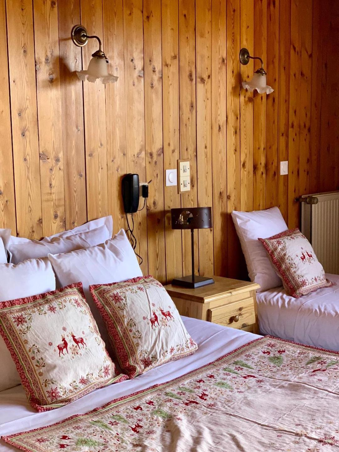 Hotels Les Catrems & Le Montagnou 奥西耶尔 外观 照片