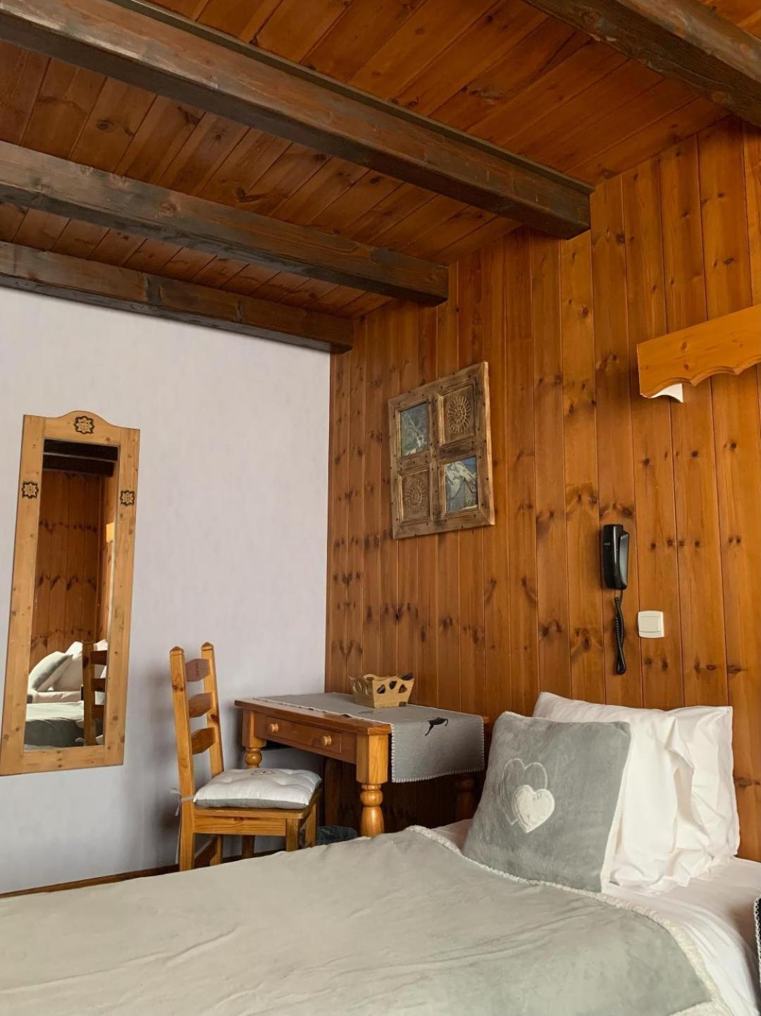 Hotels Les Catrems & Le Montagnou 奥西耶尔 外观 照片